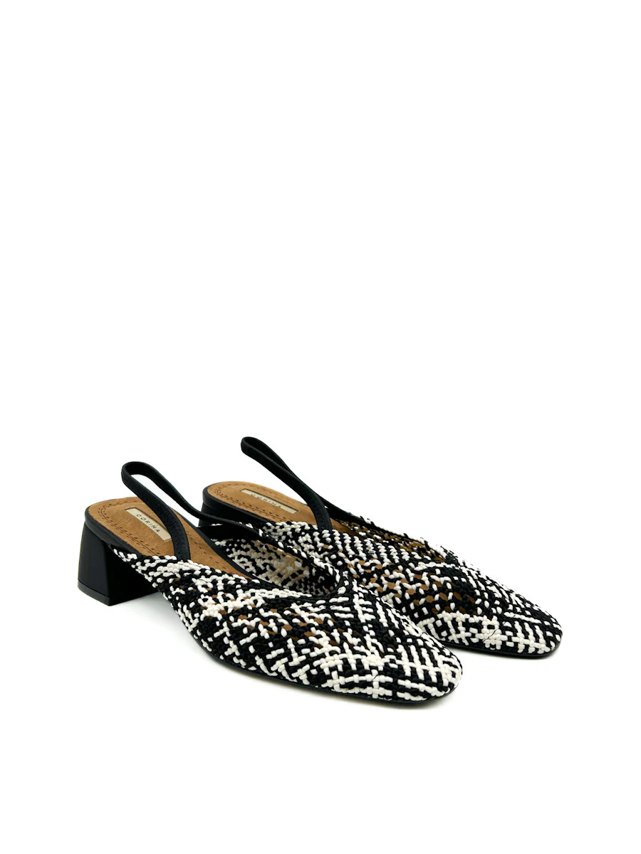 SALÓN BLANCO Y NEGRO CROCHET CORINA 3