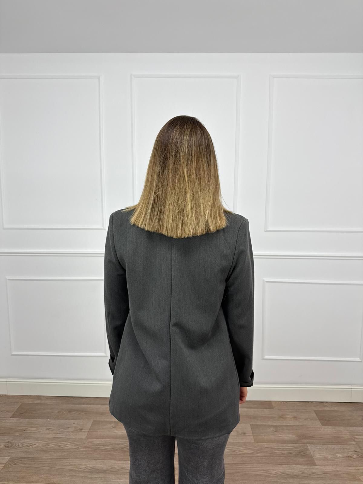 BLAZER GRIS BÁSICA  2