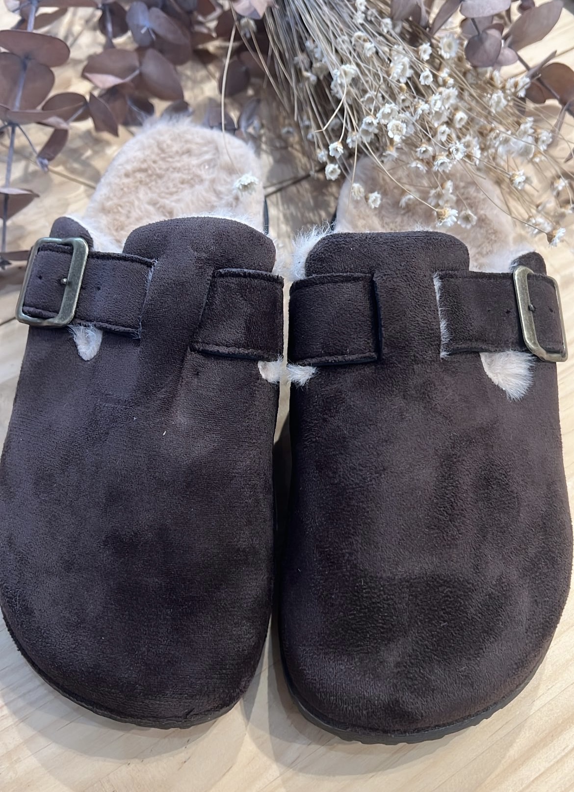 ZUECO MARRÓN CHOCOLATE PELITO 3