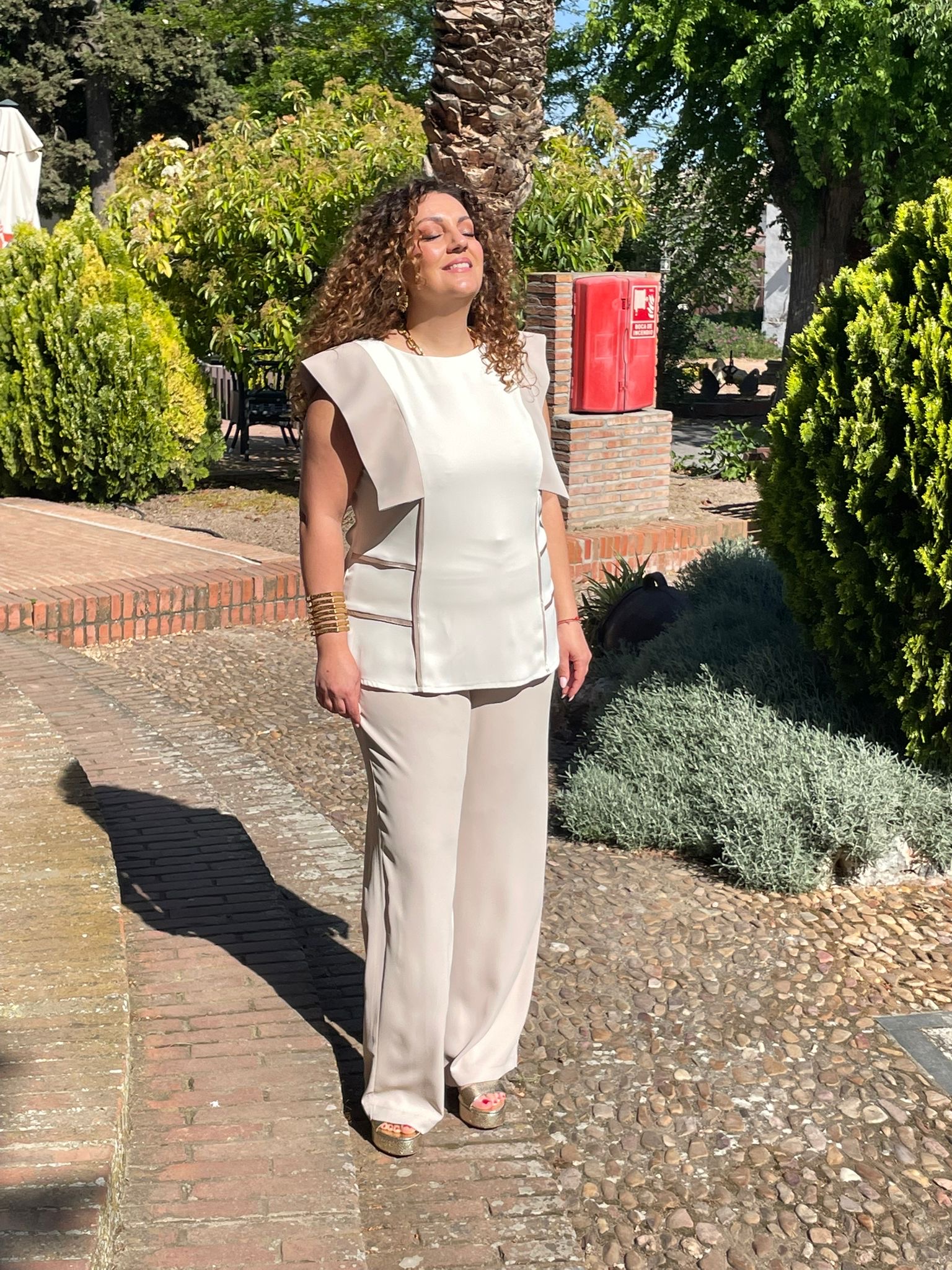 CONJUNTO TONOS BEIGE BODA  2