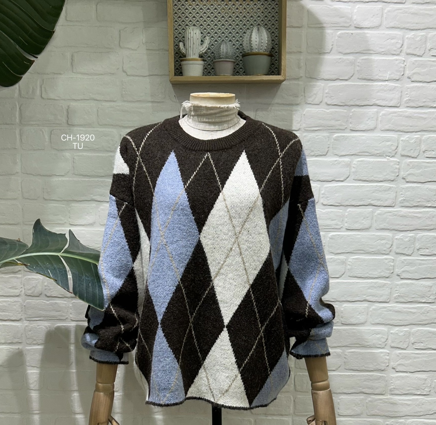 JERSEY ROMBOS AZUL Y CHOCOLATE 2