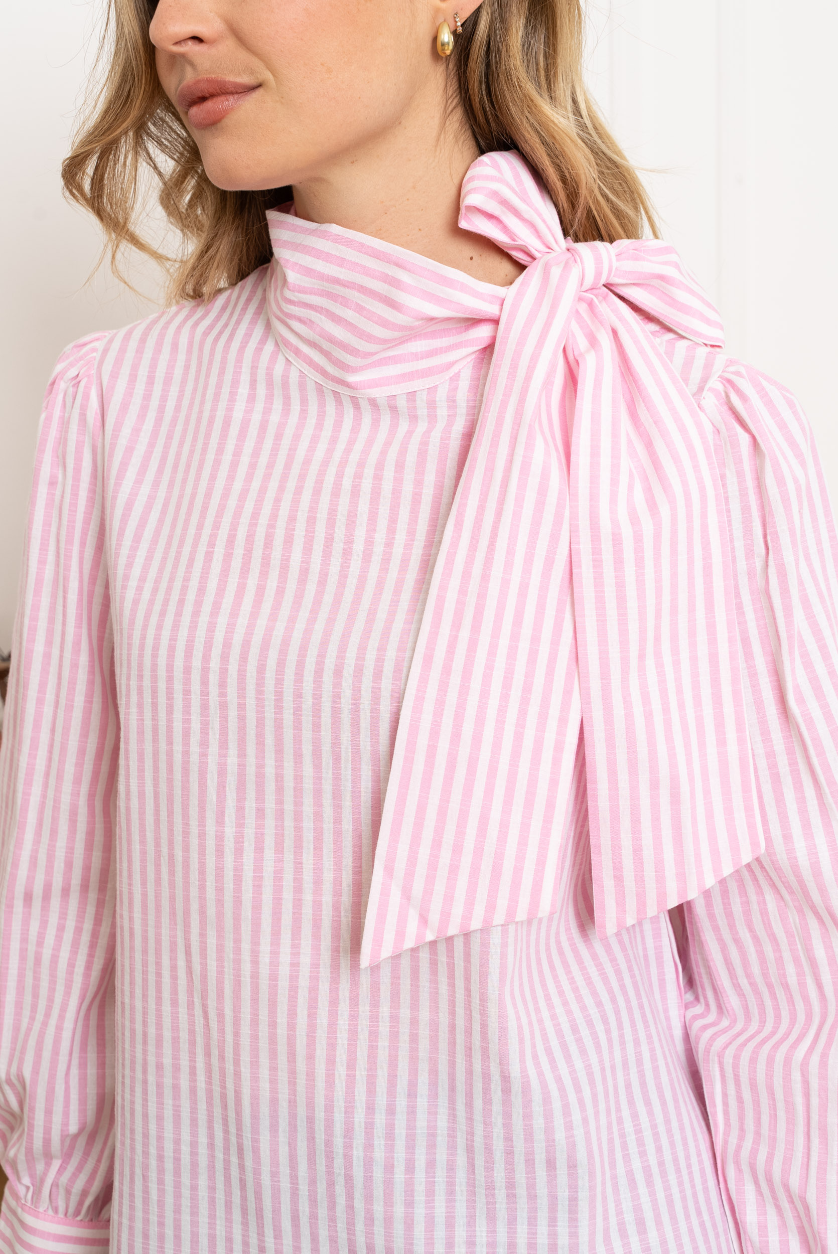 CAMISA ROSA RAYAS LAZADA CUELLO 3