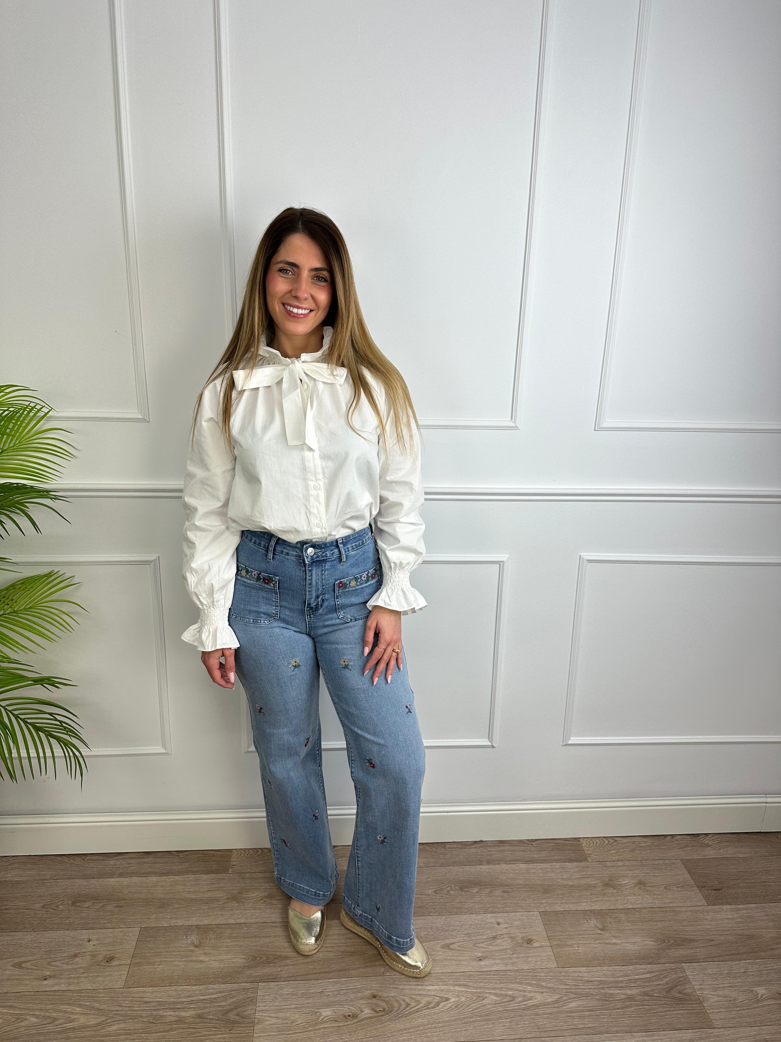 PANTALÓN VAQUERO BORDADOS  1