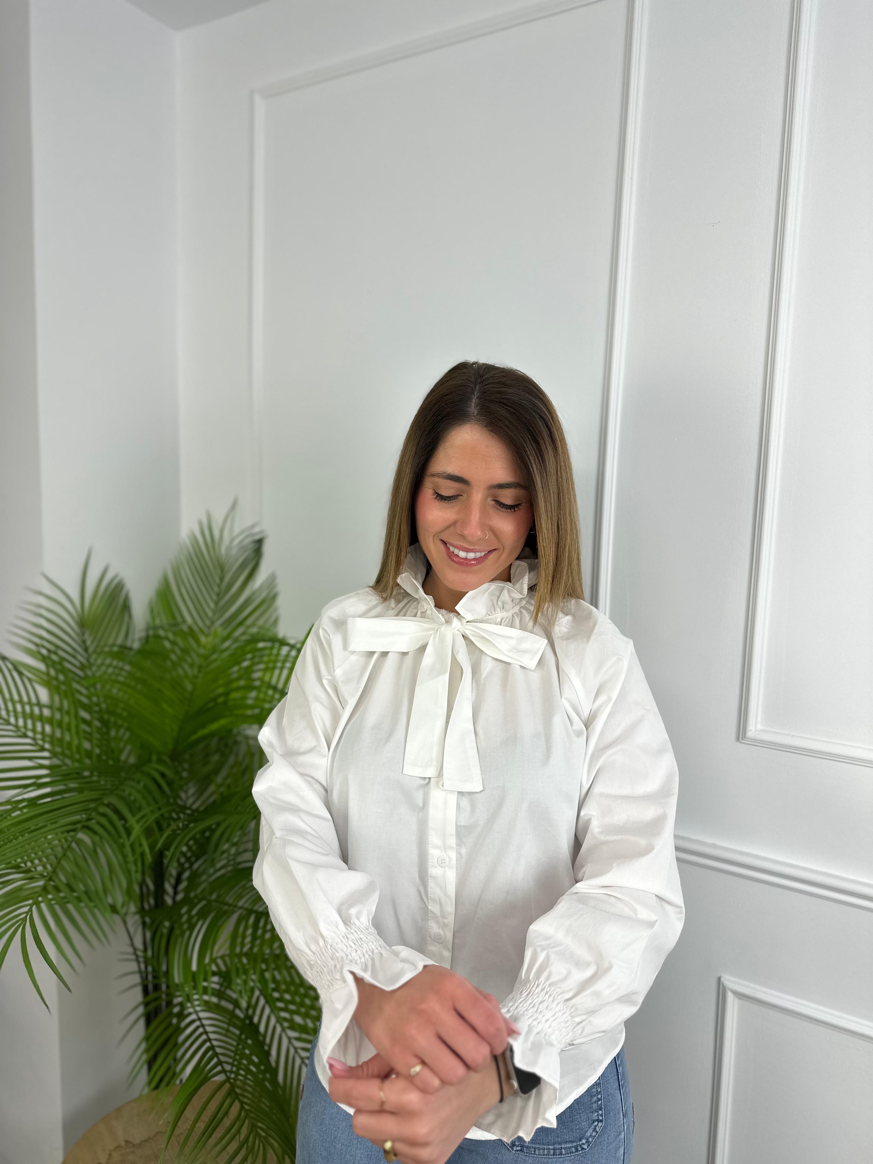 CAMISA BLANCA LAZADA 2